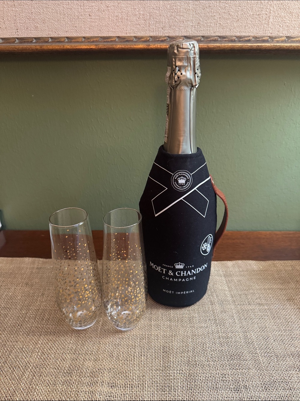 Moët & Chandon Black Insulated Champagne Cooler & 2 Stemless Flutes